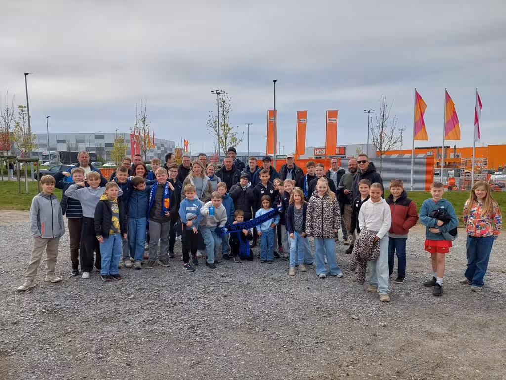 Mit dem Bus zum 4:3-Spektakel: Die DSG-Jugend in der Benteler-Arena